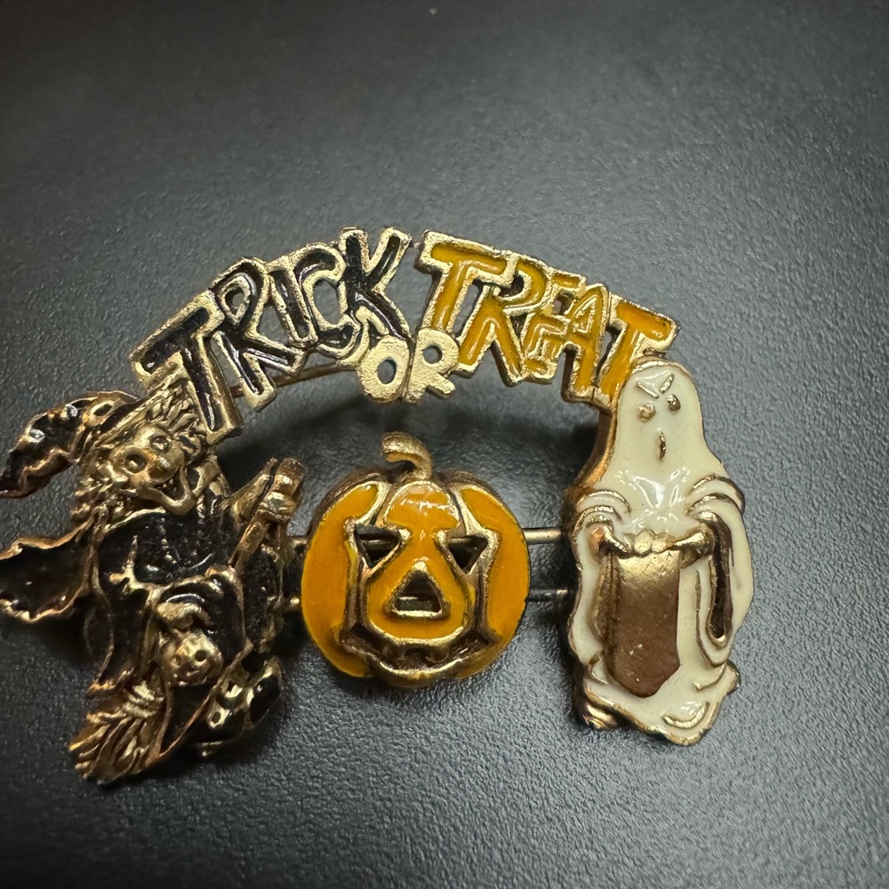 VINTAGE TRICK OR TREAT PUMPKIN, WITCH, AND GHOST BROOCH